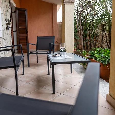 Appartamento Casa Matilda Villasimius, 7 Posti, 3 Stanze, Doppio Giardino Villasimius