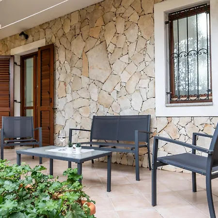 Appartamento Casa Matilda Villasimius, 7 Posti, 3 Stanze, Doppio Giardino *