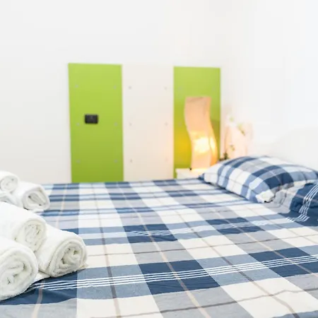 Casa Matilda - Villasimius, 3 Bedrooms, Double Private Garden, Sleeps 7 Villasimius