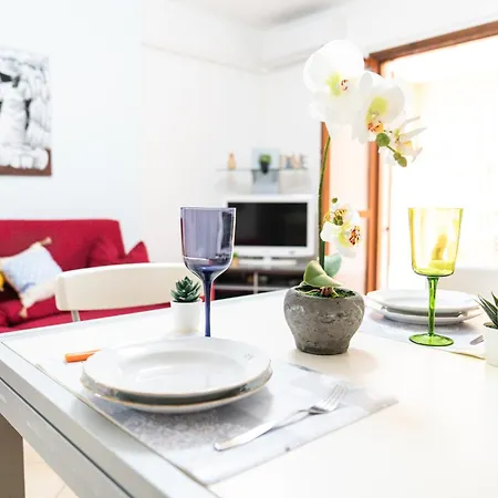 شقة Casa Matilda - Villasimius, 3 Bedrooms, Double Private Garden, Sleeps 7 *