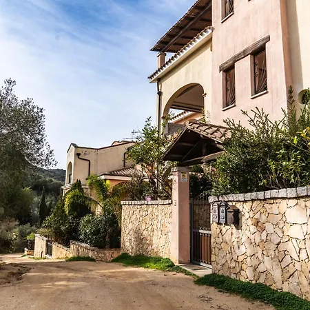 Casa Matilda - Villasimius, 3 Bedrooms, Double Private Garden, Sleeps 7 * Villasimius